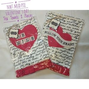 NWT Mud Pie Valentine's Day Tea Towels 2 Pieces
